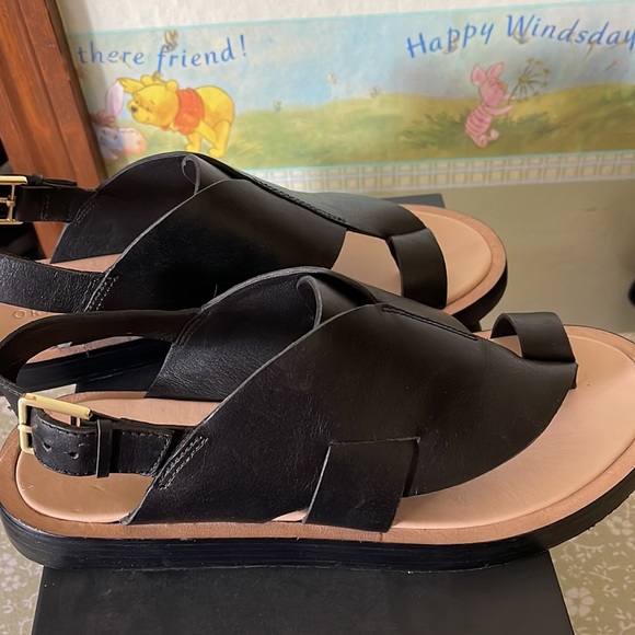 Clarks sandals - Picture 2 of 4